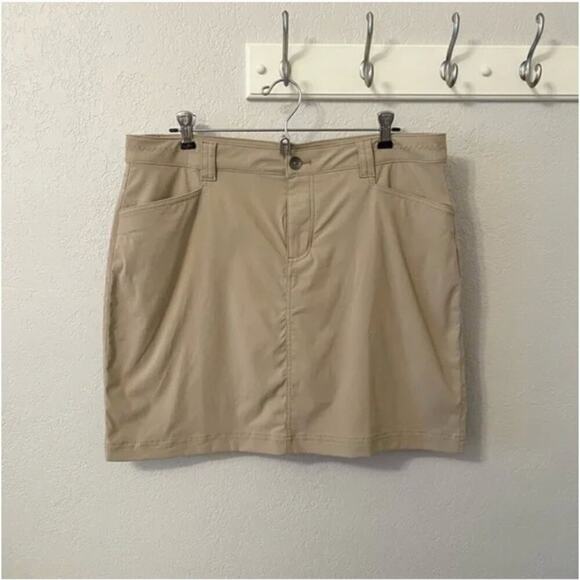 Eddie Bauer Adventurer Skort in Khaki - Picture 1 of 10